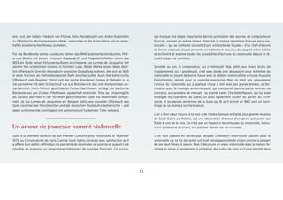 1
wie Liszt, der neben Friedrich von Flotow, Felix Mendelssohn und Anton Rubinstein
zu Offenbachs Musizierpartnern zählte, vermochte er die Salon-Pièce auf ein ernst-
haftes künstlerisches Niveau zu heben.
Für die Bandbreite seines Ausdrucks stehen das 1840 publizierte Introduction, Priè-
re und Boléro mit seinen virtuosen Doppelgriff- und Flageoletteffekten sowie das
1853 am Ende seiner Virtuosenlaufbahn erschienene Les Larmes de Jacqueline mit
seinem fein schattierten Gesang in höchster Lage. Beide Werke lassen dabei deut-
lich Offenbachs Sinn für dramatisch-szenische Gestaltung erahnen, der sich ab 1855
in einer Karriere als Bühnenkomponist Bahn brechen sollte. Auch hier beherrschte
Offenbach viele Register: Stürzt sich der reiche Brasilianer Pompa di Matador in La
Vie parisienne mit dem Schlachtruf »Je suis Brésilien« in das vom Komponisten un-
nachahmlich frech-fröhlich geschilderte Pariser Nachtleben, schlägt die berühmte
Barcarole aus Les Contes d’Hoffmann zauberhaft-entrückte Töne an. Ursprünglich
als Gesang der Feen in der für Wien geschriebenen Oper Die Rheinnixen kompo-
niert, ist Les Larmes de Jacqueline ein Beispiel dafür, wie souverän Offenbach das
Spiel zwischen der französischen und der deutschen Musikkultur beherrschte – und
dabei schimmernde Leichtigkeit mit geheimnisvoll funkelnder Tiefe verband.
>>>>
Un amour de jeunesse nommé violoncelle
Suite à la première audition de son Premier Concerto pour violoncelle, le 19 janvier
1873, au Conservatoire de Paris, Camille Saint-Saëns constate avec satisfaction qu’il
a affaire à un public raffiné qui n’a pas tenté de dissimuler sa surprise et auquel il est
possible de proposer un programme intéressant de musique française. Ce succès,
qui marque une étape importante dans la promotion des œuvres de compositeurs
français, permet en même temps d’enrichir le maigre répertoire français pour vio-
loncelle – qui se contente souvent d’une virtuosité de façade – d’un chef-d’œuvre
de forme originale, lequel présente un traitement nouveau du rapport entre soliste
et orchestre et explore toutes les possibilités d’écriture du violoncelle depuis le ré-
citatif jusqu’à la cantilène.
Sensible au son, le compositeur, qui s’intéressait déjà, petit, aux divers bruits de
l’appartement où il grandissait, s’est sans doute pris de passion pour le timbre du
violoncelle en jouant de bonne heure avec le célèbre violoncelliste virtuose Auguste
Franchomme, réputé pour sa sonorité expressive. Mais ce n’est pas uniquement
l’amour du violoncelle qui a quelque chose à voir avec ses jeunes années, sa fas-
cination pour la musique ancienne aussi, qui transparaît dans la partie centrale du
concerto, au caractère de menuet : sa grande tante Charlotte Masson, qui lui avait
enseigné les rudiments du piano, lui avait également ouvert les portes du XVIIIe
siècle, et les danses anciennes de la Suite op. 16 qu’il écrivit en 1862 sont un hom-
mage de sa plume à sa chère aïeule.
L’air « Mon cœur s’ouvre à ta voix » de l’opéra Samson et Dalila, plus grande réussite
de Saint-Saëns au théâtre, est une déclaration d’amour d’un genre particulier qui
flatte le son de la voix. Ce n’est pas un hasard si les virtuoses du violoncelle, instru-
ment prédestiné au chant, ont jeté leur dévolu sur ce morceau.
C’est tout d’abord en secret que Jacques Offenbach nourrit une passion pour le
violoncelle car ce fils de cantor juif était censé apprendre le violon comme la plupart
de ses neuf frères et sœurs. Mais il découvre un vieux violoncelle dans la maison fa-
miliale et arrive si rapidement à enchaîner des suites de sons qu’il joue bientôt dans
11
 