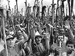 Slides da aula de Sociologia (Luciano) sobre Capital e Trabalho