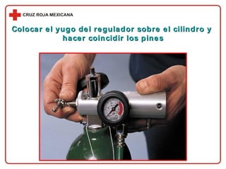 Colocar el yugo del regulador sobre el cilindro y  hacer coincidir los pines 