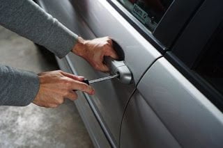 What car owners can do to protect their cars from theft 