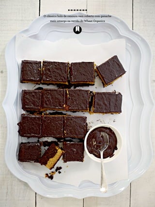 O clássico bolo de cenoura vem coberto com ganache
meio amargo na versão do Wheat Organics
 