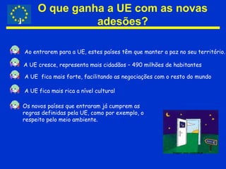 Símbolos da UEA bandeiraCom 12 estrelas douradas, num fundo azul, representa a União dos povos da Europa.Imagem: www.ciejdelors.ptO Dia da EuropaA 9 de Maio de 1950 foi anunciada a criação da 1ªComunidade Europeia -todos os anos se comemora este acontecimento.Imagem: www.ciejdelors.ptUma MoedaEuro, moeda adoptada pela maioria dos países da UE.O Hino da AlegriaO hino que representa a união e a paz entre os países.O Hino da AlegriaImagem: www.ciejdelors.ptUnidade na diversidade