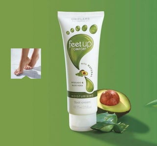 60
116
¿Sabías qué?
El aceite de Palta /Aguacate
cuenta con antioxidantes
protectores y ácidos grasos
que hidratan y suavizan. El
aceite deAloeVera además de
tener propiedades hidratantes,
cuenta con propiedades
calmantes y antibacteriales para
mantener tu piel fresca.
En la noche
Restaura tus pies después de un largo día
con los agentes hidratantes extraídos de
la Palta /Aguacate yAloeVera.
PASO 2
Masajea sobre los pies
limpios y deja actuar
toda la noche. Su
acción intensiva
acondiciona, alivia y
suaviza los pies.
UNISEX
 Crema Nutritiva para Pies de
Acción Nocturna Feet Up
Comfort
75 ml
32370 $ 99.90
$ 39.90Puntos: 2.48

 