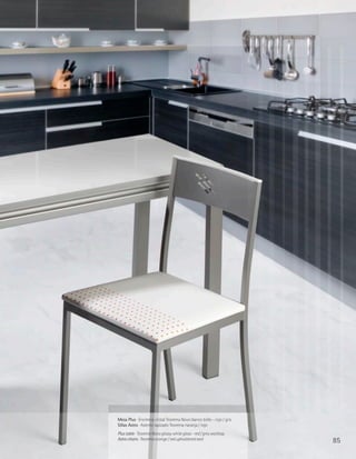 Mesa Plus · Encimera cristal Teorema Novo blanco brillo - rojo / gris
Sillas Astro · Asiento tapizado Teorema naranja / rojo
Plus table · Teorema Novo glossy white glass - red / grey worktop
Astro chairs · Teorema orange / red upholstered seat                    85
 