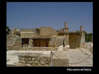 Patio exterior del Palacio
 
