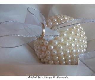 Modelo de Porta Alianças 02 - Casamento.
 