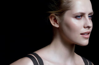 AF_03_ARTISTRY_V01.indd 6 31/03/15 17:25
 