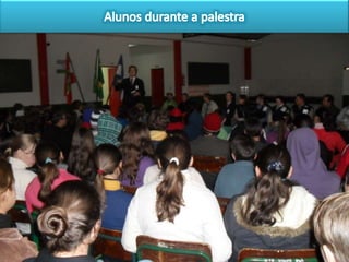 Alunos durante a palestra