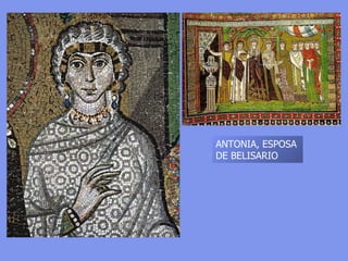 Teodora, delante de un ábside y
enmarcada por columnas corintias
y frisos de marcado carácter
decorativo, sobresale en altura
sobre el resto de los personajes.
 