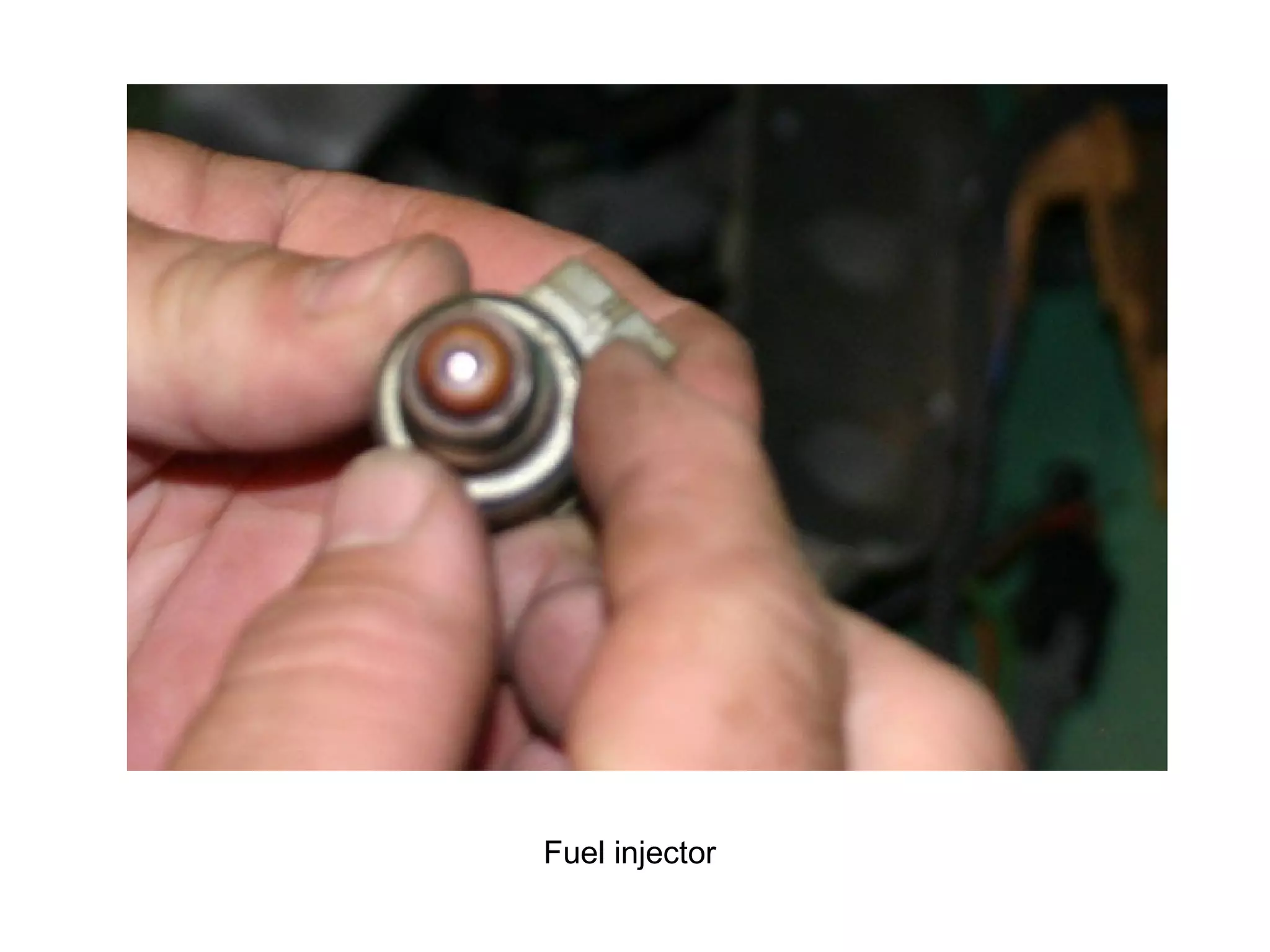 Fuel injector 