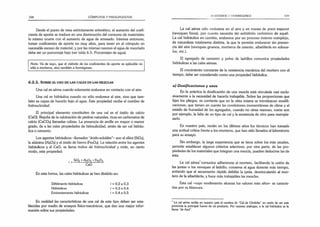 108 CÓMPUTOS Y PRESUPUESTOS
Desde el punto de vista estrictamente aritmético, el aumento del coefi­
ciente de aporte se traduce en una disminución del consumo de materiales;
lo mismo ocurre con el aumento de agua de amasado. Interesa entonces,
tomar coeficientes de aporte no muy altos, para tener en el cómputo un
razonable exceso de material, y por las mismas razones el agua de mezclado
debe ser un porcentaje bajo (ver tabla 6.5, Porcentajes de agua).
Nota: Va de suyo, que el método de los coeficientes de aporte es aplicable no
sólo a morteros, sino también a hormigones.
6.2.5. S o b r e el u s o d e l a s c a l e s en l a s m e z c l a s
Una cal es aérea cuando solamente endurece en contacto con el aire.
Una cal es hidráulica cuando no sólo endurece al aire, sino que tam­
bién es capaz de hacerlo bajo el agua. Esta propiedad recibe el nombre de
hidraulicidad.
El principal elemento constitutivo de una cal es el óxido de calcio
(CaO). Resulta de la calcinación de piedras naturales, ricas en carbonatos de
calcio (CaCO.3
) llamadas calizas. La presencia de arcilla en mayor o menor
grado, da a las cales propiedades de hidraulicidad, amén de ser cal hidráu­
lica o cemento.
Los agentes hidráulicos -llamados “ácido-solubles”- son el sílice (SÍO2
),
la alúmina (AI2
O3
) y el óxido de hierro (Fe203). La relación entre los agentes
hidráulicos y el CaO, se llama índice de hidraulicidad y mide, en cierto
modo, esta propiedad:
SiQ? +AI2O3 +Fe20 3
! = C¡0
En esta forma, las cales hidráulicas se han dividido en:
Débilmente hidráulicas i - 0,2 a 0,3
Hidráulicas i = 0,3 a 0,4
Eminentemente hidráulicas i = 0,4 a 0,5
En realidad las características de una cal de este tipo deben ser esta­
blecidas por medio de ensayos físico-mecánicos, que dan una mejor infor­
mación sobre sus propiedades.
MOR TEROS Y f IORMJGONES 10‘)
La cal aérea sólo endurece en el aire y en masas de poco espesor
(revoques finos), por cuanto necesita del anhídrido carbónico de aquél.
La cal hidráulica en cambio, endurece por un proceso interno complejo,
de naturaleza totalmente distinta, la que le permite endurecer sin presen­
cia del aire (revoques gruesos, morteros de asiento, albañilería en subsue­
los, etc.).
El agregado de cemento y polvo de ladrillos comunica propiedades
hidráulicas a las cales aéreas.
El crecimiento constante de la resistencia mecánica del mortero con el
tiempo, debe ser considerado como una propiedad hidráulica.
a) Dosificaciones y usos
En la práctica la dosificación de una mezcla está vinculada casi exclu­
sivamente a la necesidad de hacerla trabajable. Sobre las proporciones que
fijan los pliegos, es corriente que en la obra misma se introduzcan modifi­
caciones, que tienen en cuenta las condiciones momentáneas de clima y el
estado de humedad de los agregados, cuando no otras razones, como son
por ejemplo, la falta de un tipo de cal y la existencia de otro para reempla­
zarlo.
En nuestro país, recién en los últimos años los técnicos han tomado
una actitud crítica frente a los morteros, que han sido llevados al laboratorio
para su ensayo.
Sin embargo, la larga experiencia que se tiene sobre los más usuales,
permite establecer algunos criterios selectivos; por otra parte, de las pro­
piedades de los materiales que integran una mezcla, pueden deducirse las de
ésta.
La cal aérea1comunica adherencia al mortero, facilitando la unión de
las juntas o los revoques al ladrillo; conserva el. agua durante más tiempo,
evitando que el secamiento rápido debilite la junta, desvinculando al mor­
tero de la albañilería; y hace más trabajables las mezclas.
Esta cal -cuyo rendimiento alcanza los valores más altos- se caracte­
riza por su blancura.
1 La cal aérea recibe en nuestro país el nombre de "Cal de Córdoba" en razón de ser esta
provincia la principal fuente de tal producto. Por razones análogas, a la cal hidráulica se la
llama “de Azul”.
 