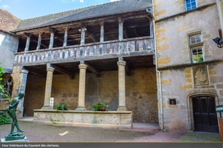 Cour intérieure du Couvent des clarisses.
 