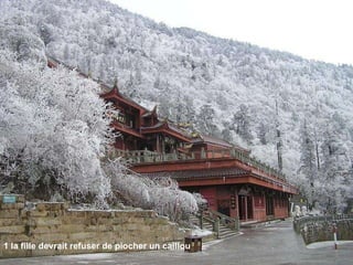 1 la fille devrait refuser de piocher un caillou  