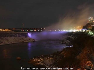 La nuit, avec jeux de lumières mauve 