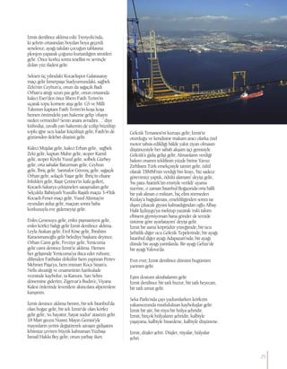 İzmit denilince aklıma eski Trenyolu’nda,
ki şehrin ortasından boydan boya geçerdi
senelerce, ayağı takılan çocuğun tablasına
plonjon yaparak çoğunu kurtardığım simitleri
gelir. Önce korku sonra tesellisi ve sevinçle
dolan yüz ifadesi gelir.
Seksen üç yılındaki Kocaelispor Galatasaray
maçı gelir İsmetpaşa Stadyumundaki, sağbek
Zeki’nin Ceyhun’a, onun da sağaçık Badi
Orhan’a attığı uzun pas gelir, onun ortasında
kaleci Eser’den önce libero Fatih Terim’in
uçarak topu kornere atışı gelir. GS ve Milli
Takımın kaptanı Fatih Terim’in koşa koşa
hemen önümdeki yan hakeme gelip ‘ofsaytı
neden vermedin? Senin ananı avradını…’ diye
küfredişi, zavallı yan hakemin de ezilip büzülüp
toplu iğne ucu kadar küçülüşü gelir, Fatih’in de
gözümden ilelebet düşüsü gelir.
Kaleci Müjdat gelir, kaleci Erhan gelir, sağbek
Zeki gelir, kaptan Mahir gelir, stoper Kamil
gelir, stoper Köylü Yusuf gelir, solbek Gürbey
gelir; orta sahalar Baturman gelir, Ceyhun
gelir, İbriç gelir. Sanrtafor Güvenç gelir, sağaçık
Orhan gelir, solaçık Yaşar gelir. İbriç’in efsane
frikikleri gelir, Raşit Çetiner’in kafa golleri,
Kocaeli-Sakarya çekişmeleri sataşmaları gelir.
Selçuklu Bahtiyarlı Yusuflu Raşitli maçta 3-4’lük
Kocaeli-Fener maçı gelir, Yusuf Altıntaş’ın
oyundan atılışı gelir, maçtan sonra baba
korkusuyla eve gidemeyişi gelir.
Enfes Çenesuyu gelir, enfes pişmaniyesi gelir,
enfes körfez balığı gelir İzmit denilince aklıma.
Leyla Atakan gelir, Erol Köse gelir, İbrahim
Karaosmanoğlu gelir belediye başkanı deyince.
Orhan Cami gelir, Fevziye gelir, Yenicuma
gelir cami denince İzmit’te aklıma. Hemen
her gelişimde Yenicuma’ya iltica eder ruhum;
dilimden Fatihalar dökülür hem yaptıran Pertev
Mehmet Paşa’ya, hem mimarı Koca Sinan’a.
Nefis akustiği ve cesametinin harikulade
vezninde kaybolur, ta Kanuni, Sarı Selim
dönemine giderim; Zigetvar’a Budin’e, Viyana
Kalesi önlerinde leventlere akıncılara alperenlere
karışırım.
İzmit denince aklıma benim, bir tek İstanbul’da
olan boğaz gelir, bir tek İzmir’de olan körfez
gelir gelir, ‘su hayattır, hayat sudur’ atasözü gelir.
18 Mart gecesi Nusret Mayın Gemisi’yle
mayınların yerini değiştirerek savaşın gidişatını
lehimize çeviren büyük kahraman Yüzbaşı
İsmail Hakkı Bey gelir; onun yarbay iken
Gölcük Tersanesi’ni kuruşu gelir; İzmit’te
oturduğu ve kendisine makam aracı olarka özel
motor tahsis edildiği hâlde yakıt ziyan olmasın
düşüncesiyle her sabah akşam işçi gemisiyle
Gölcük’e gidiş gelişi gelir; Almanların verdiği
bakım onarım teklifinin yüzde birine Yavuz
Zırhlısını Türk emekçisiyle tamiri gelir, ödül
olarak TBMM’nin verdiği bin lirayı, ‘biz sadece
görevimizi yaptık, ödülü alamam’ deyişi gelir,
‘bu para Atatürk’ün emriyle verildi’ uyarısı
üzerine, o zaman İstanbul Boğazında orta hâlli
bir yalı alınan o miktarı, hiç elini sürmeden
Kızılay’a bağışlaması, emekliliğinden sonra ise
dışarı çıkacak giysisi kalmadığından oğlu Albay
Halit İçduygu’ya mektup yazarak ‘eski takım
elbiseni giymiyorsan bana gönder de terzide
üstüme göre ayarlatayım’ deyişi gelir.
İzmit bir asma köprüdür yüreğimde; bir ucu
Şehitlik diğer ucu Gölcük Tepelerinde; bir ayağı
İstanbul diğer ayağı Adapazarı’nda; bir ayağı
dünde bir ayağı yarınlarda. Bir ayağı Gebze’de
bir ayağı Yalova’da.
Evet evet; İzmit denilince dünüm bugünüm
yarınım gelir.
Eşim dostum akrabalarım gelir.
İzmit denilince bir tatlı huzur, bir tatlı heyecan,
bir tatlı umut gelir.
Seka Parkı’nda çayı yudumlarken körfezin
yakamozunda mutluluktan kayboluşlar gelir.
İzmit bir şiir, bir rüya bir hülya şehridir.
İzmit; birçok hülyaların şehridir, kalbiyle
yaşayana, kalbiyle hissedene, kalbiyle düşünene.
İzmit; düşler şehri. Düşler, rüyalar, hülyalar
şehri.
25
 