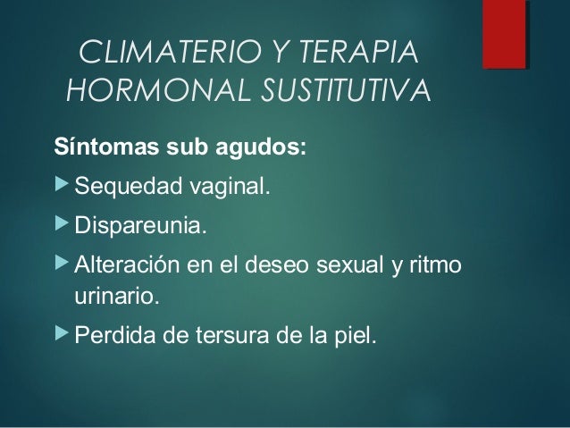 Las muchachas asiáticas con un pequeño pecho