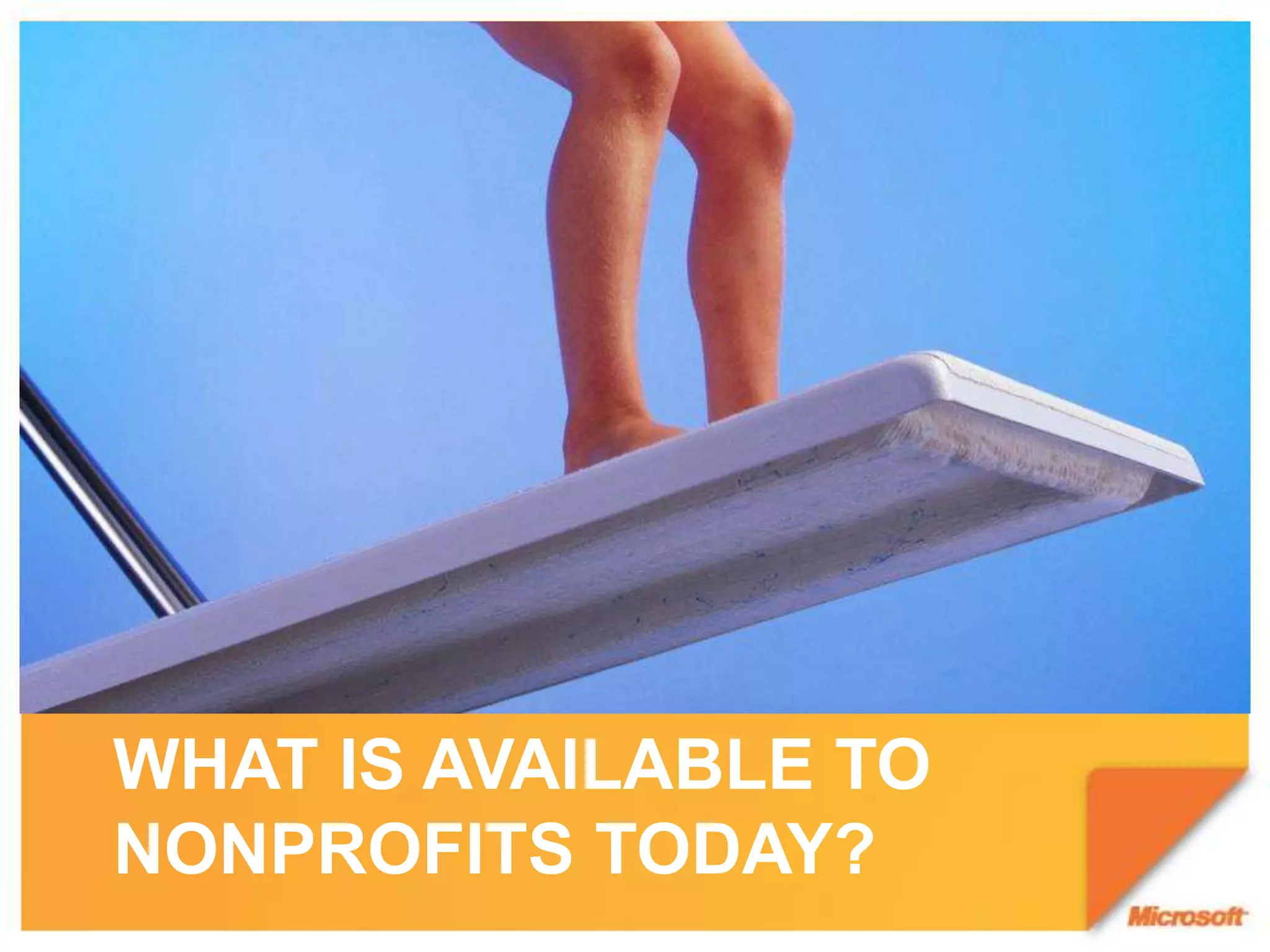 Scale & efficiency matter …(6 years)2B emails/day>1M users(7 years)5B confmins/yrWeb Applications(15 years)450M+ active users(2010)Avail to 400M consumers at release(11 years)2B queries/ mth(11 years)320M+ activeusers(12 years)Largest non-ICP/IP cloud service x100M users(13 years)550M users/mth(15 years)450M+ active users$2.3B data center investment15 global data centers (135 total MW)>200 of the world’s largest services, some for >15 yearsSLAs w/ financial penalties … not more of the same if we missSmallest customers go along for the ride with the largest