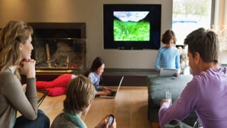 Google Confidential and ProprietaryFonte: Think Insights, artigo “O consumidor brasileiro agora é hiper”, Setembro 2014.
PANORAMA
O vídeo é a plataforma
de entretenimento
para os brasileiros e
ele já é consumido
multiplataformas.
Hiper
Entretido
 