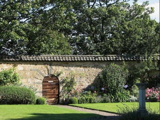 John Cole Director of the Health Estates Investment Group NI and  Richard Murphy OBE Director, Richard Murphy Architects Reducing Acute Admissions to Mental Health Facilities: the Role of the Built Environment
