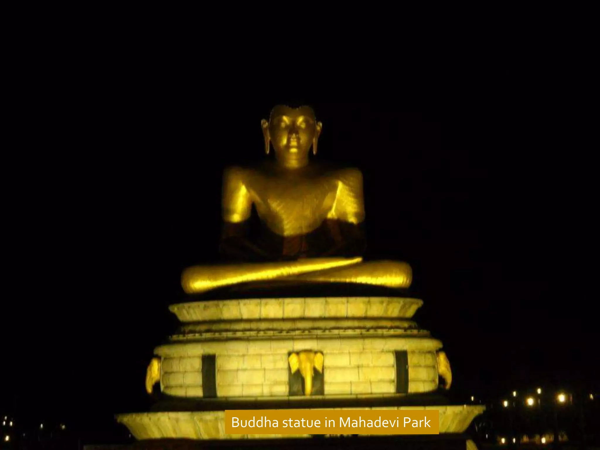 Buddha statue in Mahadevi Park