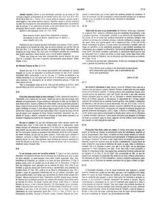 SALMOS 2113
Jam ais vacilará. Quanto a uma declaração parecida, ver as notas em Sal.
10.6 (ali a respeito do fingimento de um homem ímpio); Sal. 15.5; 16.8; 30.6; 46.5;
55.22; 62.6; 66.9; 93.1; 112.6 e 121.3. Vacilar seria um prejuízo. Jamais vacilaré
estar seguro e não sofrer nenhum prejuízo. Significa cumprir o próprio propósito
na vida. No movimento há certa decadência. No estado estacionário, há preserva­
ção de valores. O rei continuaria reinando e não seria atirado fora do trono. Os
propósitos divinos seriam, dessa maneira, cumpridos.
Quanto a uma aplicação cristã, ver I Cor. 15.58:
Meus amados irmãos, sede firmes, inabaláveis, e sempre
abundantes na obra do Senhor, sabendo que, no Senhor, o
vosso trabalho não é vão.
Esperava-se que a dinastia davídica continuasse para sempre. Porém, somen­
te no governo e no reinado de Cristo, isso se tornou possível, por ser Ele Filho de
Davi (ver Rom. 1.3). A linhagem de Davi, nas páginas do Antigo Testamento, não
perdurou por longo tempo. Seu trono caiu e a linhagem precisou ser considerada
pelo ângulo messiânico. Nesse sentido, pois, o rei de Israel é inabalável.
“Talvez isso possa ser mais bem compreendido acerca daquele de quem
Davi foi o protótipo. Seu trono e governo permanecerão para sempre” (Adam
Clarke, in loc.).
As Vitórias Futuras do Rei (21.8-13)
Quanto aos vss. 8-13: “Um oráculo que promete uma sucessão de vitórias,
dirigidas ao rei por um sacerdote ou profeta do templo (cf. Sal. 20.5)'’ (Oxford
Annotated Bible, comentando o vs. 8). Os vss. 1-7 contam as bênçãos e as
vitórias passadas do rei, ao passo que os vss. 8-13 antecipam a continuação de
seus sucessos. Os adversários do rei seriam aniquilados porque o Poder dos
céus estava com ele.
“Aqui a congregação dirige-se ao rei. Visto que ele confiava no Senhor, sabia
que derrotaria de forma convincente os seus inimigos” (Allen P. Ross, in loc.).
21.8
A tua mão alcançará todos os teus inimigos. O verbo, literalmente traduzido, é
“descobrirá”, com o sentido de “cair sobre”. Nesse cair sobre a mão dos inimigos, seria
efetuado um aniquilamento. A figura simbólica é reforçada ao dizer que se tratava da
mão direita de Davi. Quanto à metáfora da “mão direita”, esta é usualmente aplicada a
Deus, o lugar de honra ao lado Dele, bem como o terrível uso de Sua mão direita para
julgar e endireitar as coisas, ou para efetuar alguma grande obra. A mão direita do rei
só era forte e eficaz por lhe terem sido dados poder e favor da parte de Deus, a fim de
que ele agisse como delegado de Deus. Talvez a expressão “descobrirá” nos dê o
sentido de “buscar e destruir”, porquanto os inimigos de Israel seriam expostos e se
tornariam incapazes de ocultar-se da vingança divina.
Os que te odeiam . Os que são treinados para matar também devem ser
treinados para odiar. O ódio anda de mãos dadas com o assassinato. Israel
estava cercado de odiadores e assassinos. O rei tinha de ser um supermatador
para impedir que seu país fosse dominado pela opressão e pela ocupação arma­
da. Por outra parte, quando os israelitas foram elevados acima de outras nações,
por terem recebido um periodo de poder superior, foram eles quem odiavam e
matavam, conforme o Antigo Testamento nos diz abundantemente. O ódio é o
extremo oposto do amor. Naturalmente, essa matança era sempre realizada em
nome dos deuses ou de Deus. Tal era a natureza da época. Ver no Dicionário o
detalhado artigo intitulado Ódio.
21.9
Tu os tornarás com o em fornalha ardente. O fogo é um bom elemento
destruidor. Os exércitos sempre têm-se utilizado dos incêndios para levar a cabo
um povo atacado, ou para aniquilar uma infeliz cidade capturada. Davi, pois,
incendiava as fortalezas, as cidades e os lares de seus adversários. O fogo é
sempre usado como um paralelo da ira de Deus (ver no Dicionário). O fogo de
Davi era imaginado como aplicação da ira ardente de Deus. Davi tinha a sua
fornalha, a qual era acesa pelo fósforo divino e representava uma extensão da
fornalha divina. Cf. Sal. 79,5, onde a ira de Deus é comparada ao fogo. Em I
Enoque o lugar de julgamento transformou-se em um abismo incendiado, pelo
que os eruditos dizem, com razão, que “as chamas do inferno foram acesas em I
Enoque”. Alguns versículos do Novo Testamento mantêm acesas essas chamas,
de maneira que incontáveis gerações de cristãos têm pensado literalmente sobre
as chamas do inferno. Se essas chamas são literais, então Deus é o Grande
Monstro do século, e não o Grande Salvador. Tal interpretação ignora completa­
mente o Deus de amor, que enviou Cristo em Sua missão tridimensional: à terra,
ao hades e aos céus, a fim de redimir e restaurar. Ver no Novo Testamento
Interpretado as notas expositivas sobre Efé. 1.9,10 e I Ped. 3.18-4.6. Ver na
Enciclopédia de Bíblia, Teologia e Filosofia o artigo chamado Descida de Cristo,
quanto a observações que a maior parte das pessoas gostaria de considerar. O
fluxo da revelação nos tem conduzido a certos conceitos antigos que os hebreus
criaram e que os cristãos, há muito tempo, deveriam ter descartado.
Cf. Mal. 4.1.
21.10
Destruirás da terra a sua posteridade. No hebraico, temos aqui, literalmen­
te, a palavra “fruto-’, embora a referência seja aos resultados da procriação, e não
a produtos agrícolas. “Posteridade”, portanto, é um sinônimo de “descendência”.
As vitórias do rei de Israel não somente destruiriam os exércitos inimigos, mas
também as famílias dos soldados inimigos, incluindo mulheres e crianças, e até
seu gado. Seria uma “guerra santa” (ver a respeito em Deu. 7.1-6 e 20.10-18).
Nessa modalidade de guerra, “a coisa inteira” era oferecida a Yahweh, como se
fosse um sacrifício, e era totalmente queimada (o que também acontecia nos
holocaustos; ver a respeito no Dicionário). Tal forma de destruição garantia paz a
longo termo. Era assim cometido o genocídio, e, excetuando alguns poucos que
se misturavam com o invasor de terras, ou com Israel, várias raças foram total­
mente obliteradas da Palestina. Ver os oito povos que Davi aniquilou ou confinou,
em II Sam. 10.19.
Justificava-se que tudo isso, naturalmente, foi feito por orientação de Yahweh,
como o general dos exércitos do Senhor.
Pois o Senhor ama a justiça e não desampara os seus santos;
serão preservados para sempre, mas a descendência dos
ímpios será exterminada.
(Salmo 37.28)
21.11
Se contra ti intentarem o mal. Atacar o povo de Yahweh e Seu culto era a
mesma coisa que atacar o próprio Yahweh. Portanto, a destruição era uma reação
divina contra homens violentos. O inimigo possuía seus esquemas iníquos, seus
próprios planos de extermínio, pelo que tinham de sofrer o que eles mesmos
haviam planejado para os outros. Ver no Dicionário o verbete denominado Lei
Moral da Colheita segundo a Semeadura. A capacidade de o inimigo retaliar
requeria não somente que as batalhas fossem ganhas, mas também o extermínio
de exércitos, e até de todos os povos envolvidos. Ver Jos. 6.21 e Deu. 13.15,16.
Mas os acontecimentos passados serviam de prova suficiente de que essa obra
seria realizada. Naturalmente, começavam em seguida os ataques lançados por
grandes potências estrangeiras, como o Egito, a Assíria e a Babilônia, pelo que,
no fim, Israel é que acabou exterminado ou levado para o exílio. Ver no Dicionário
o verbete intitulado Cativeiros. Todos esses infortúnios que atingiram os inimigos
de Israel ou a própria nação de Israel, segundo informa a Bíblia, foram causados
pelo pecado ou pela negligência espiritual.
21.12
Porquanto lhes farás voltar as costas. O inimigo seria posto em fuga, en­
quanto as flechas de Yahweh se precipitavam atrás dos adversários, matando os
que se desgarrassem. Além disso, os dardos de Deus seriam atirados no rosto do
inimigo. Assim sendo, a fuga finalmente seria permanente. A Palestina seria limpada
de inimigos “interiores” de Israel, e esta nação ficaria em posição de supremacia.
Salomão surgiria em cena em uma era de paz e estabeleceria a Época Áurea de
Israel, ampliando mais ainda as fronteiras da nação, ou seja, todos os territórios a
nordeste, até o rio Eufrates, e para o sul, até o rio do Egito. Ver as descrições
existentes no Pacto Abraâmico, em Gên. 15.18. Nem toda a terra prometida a
Abraão foi conquistada então, mas quase toda, excetuando somente a extensão até
as margens do rio Nilo. O “rio do Egito” não correspondia ao Nilo, no que diz
respeito aos resultados da expansão dos territórios de Israel, embora certamente o
Nilo estivesse em vista, no Pacto Abraâmico. Quanto a melhores explicações sobre
a questão, ver no Dicionário os verbetes chamados Rio do Egito e Ribeiro do Egito.
21.13
A Conclusão Exaltada. O rei de Israel finalmente será supremo e reinará
sozinho. Yahweh era o poder por trás dele, pelo que o rei é exaltado no fim deste
salmo. E o povo de Israel irrompeu em cânticos, por causa da força divina que
lhes foi conferida para garantir a vitória. Este salmo foi musicado e entoado no
templo, e os louvores a Yahweh ressoaram de parede a parede. Alguns
comentadores o endereçam ao rei, que foi chamado para erguer-se e obter a
vitória através da força de Yahweh, mas isso requer uma emenda duvidosa do
trecho hebraico por trás da tradução. Este versículo pode ser um voto, conforme
pensam alguns eruditos. Vendo as vitórias finais de Yahweh, o coro do templo, e,
de fato, o povo todo de Israel, cumpriria seus votos de trazer cânticos especiais
de louvor à presença de Yahweh, seu Comandante-em-chefe.
 