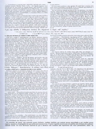 19
TIAGO
os seus adornos.
Foi Jesus quem acalmou o mar agitado. Ele pode fazer a mesma coisa
pelas mentes atribuladas e em dúvida. A fé é o elemento que estabiliza; e
isso é um produto do desenvolvimento espiritual.
«Em um momento lançado na praia da fé e da esperança, e no instante
seguinte, empurrado de volta à incredulidade; cm um momento elevado ao
cume do orgulho humano, e no instante seguinte projetado nas areias do
desespero·. (Weisinger, in loc.). (Quanto ao ensinamento judaico em geral
dc que a lé é necessária p ara a oraçào bem-sucedida. ver T ia. 5:18;
Eclesiástico 7:10; Sabedoria 1:1 e íí.; Enoque91:4; Herm. Mand. ix). Há
muitas alusões e citações parciais dos livros apócrifos dos judeus nesta
epístola. (Ver as secçôes IV e V que demonstram isso). Plummer. in loc..
oferece numerosos paralelos entre esta epístola c os livros de Eclesiástico e
S abedoria, deplorando o fato que esses livros não sâo usados pelos
protestantes. Pois ainda que nâo sào reputados como *canônicos·, possuem
muitas coisas valiosas, que merecem nossa atenção. Quando se tem pontos
dc vista extremistas, sempre se perde coisas dc valor.
★ * ★
'...é sem elhante à onda do mar, im pelida e agitada pelo v e n to ...·
Conforme comenta Matthew Henry. in loc., ·Ser alguém algumas ve7
.es
enlevado pela fé. para cntào scr lançado abaixo, pelo desânimo, é muito
apropriada e elegantemente comparado com as ondas do mar. que sc alçam
e baixam, que incham e se desfa/.cm, segundo o vento as lança para o alto
ou para cima. para baixo, para cá ou para lá·. O autor sagrado salienta os
seguintes pensamentos: 1. Λ instabilidade; 2. a mudança súbita; e 3. a falta
dc solidariedade e de propósito.
Pode-se observar aqui o pleonasm o que o au to r usa como artificio
literário: 1. Uma onda (que relem bra algo que m uda de lugar e se
modifica). 2. O scr ·tangido· pelo vento, que faz a onda scr lançada numa
direção, com determinada finalidade, para então, abruptamente, mudar
noutra dircçào. 3. O scr «agitada» a onda para a frente e para trás. pelo
mesmo vento, sem a menor evidência de propósito, facilmente influenciável
pelo mal, sem vontade própria. (Esse artifício retórico pode ser comparado
com 0 que diz o quarto versículo deste capítulo, onde ocorre o mesmo
fenômeno literário. Ver a secção II da introdução, acerca dessa questão). O
autor sagrado demonstra grande habilidade retórica no grego, sabendo usar
7 μ,ή γά ρ οιίσ θω 6 άνθρω πος €Κ€1νος ο τι λ η μ φ ε τ α ί τ ι π α ρ ά το υ κ υ ρ ίο υ ,α
• 7 ‫״‬-« a minor, a minor:WH"'« Βον ‫ו»א‬BF1 RV A8VZOr Jer $ a non*^ a minor: WH RV“« ABVm RSV j} a majo», a minof: NEB TT 8ee $ a major, a oooe: TR
AVNEB** I.utb 7 ·n] om KC*V,<1 pc S | (Κύριοι‫׳‬, R*] . vg ς: om . Rm)
fazê-lo para benefício próprio c de outros, bem como para a glória de Deus.
*...do Senhor...* Normalmente, nas páginas do N.T., o título ·Senhor»,
isoladamente, indica o Senhor Jesus Cristo. (Ver as notas expositivas a esse
respeito cm Rom. 1:4,7). Mas. neste ponto, mui provavelmente Deus é
quem está cm foco, o que concorda tanto com o contexto como com o
caráter judaico da epístola. Deus é o Senhor de todos. Ele pode dar-nos ou
recusar-se a dar-nos. E ele nào se m ostra arb itrário nesse p articu lar,
porquanto tudo é governado por estritas leis espirituais. Aquele que não
conhecc a D eus com o Senhor, m as para quem D eus é apenas um a
proposição teológica de sentido duvidoso, dificilmente pode obter grande
coisa cm suas orações: nào tem Senhor que se disponha a concedcr-lhc suas
petições.
·llm homem indeciso de caráter nunca pode dizer que pertence a si
mesmo... Pertence àquilo que o cativa». (John Foster, Decision o/Charater,
pág. 71). Ê óbvio que o indivíduo que nào pertence nem a si mesmo
dificilmente pode pertencer a Deus; portanto, Deus nào é seu Senhor. Só
pode scr escravo de caprichos e influências mundanas.
·Ele recebe muitas coisas de Deus. como alimento, vestes, etc., mas esses
sào dons gerais da providência divina. Das coisas especialm ente
outorgadas, em resposta à oraçào. os duvidosos nào receberão qualquer
coisa, e muito menos a sabedoria·· (Faucett, in loc., aludindo ao quinto
versículo deste capítulo, onde a sabedoria c vista como a principal bênção
de que precisamos, e sobre o que devemos fazer pedidos sem’duvidar).
117: Nèo penie tal bofnem que receberá de Senhor algema coito,
*Visto que a oraçào é, essencialmente, um pedido, nenhuma resposta
poderá scr esperada se o pedido não é feito com total sinceridade. A
aspiraçào verbalmente expressa é motivada por um desejo genuíno? Ou. à
semelhança dc Agostinho, oramos: 0 ‫־‬ Deus, faz-me puro. mas nào agora?'
Nossos fracassos na oraçào sc devem mais freqüentemente ao fato que
nossas aspiraçftcs são divididas: ainda não decidimos ‘desejar os mesmos
desejos de Deus‘. ‘Salva-me, ó Deus. das conseqüências do mal, mas nào
dos prazeres da indulgência’. Como é que uma pessoa de ânimo tão dividido
poderia esperar ‘receber qualquer coisa da parte do Senhor?' Ao invés de
orar ‘em nome dc Jesus’, dentro do círculo de seu temperamento (,Não seja
feita a minha vontade, e, sim, a tua'), tais pessoas oram 'fora do nome dc
Jesus'. ‘A oraçào é o desejo sincero da alm a.’ Somente os ‘puros dc coração'
podem ver a Deus, isto é. aqueles que estão isentos de toda a duplicidade·.
(Easton. in loc.). (Quanto a notas expositivas completas sobre a oraçào.
com poemas ilustrativos, ver Efé. 5:18).
·...esse hom em ...· Enfático. Tal tipo dc homem, que duvida e nào tem
propósitos espirituais firmes. Nào será um homem de oraçào; e, quando
orar, ficará desapontado ante os resultados. Notemos, neste versículo, um
·anel de desprezo· pelo indivíduo que pensa que pode óbter alguma coisa,
mesmo que duvide, porquanto nào possui fé firm e, é carnal e vive
hesitando. Esse é o tipo dc indivíduo que aparccc cm Tia. 4:3, que ora
somente por interesse próprio e carnal, por motivos egoístas, ao invés dc
8 ανηρ δ ίφ υ χο ς,a α κ α τά σ τα το ς èv π ά σ α ις τ α ΐς όδοΐς αύτοΰ. 8 ανηρ] add γαρ.26‫ך‬ pc syu
habitual». (Ver Sal. 91:11; 145:17; Pro. 3:6; Sabedoria 2:16; Eclesiástico
11:26; 17:15,19; Jcr. 16:17; Eze. 7:8.9; Atos 14:16 e I Cor. 4:17).
Alguns intérpretes pensam que essa expressào indica uma predição sobre
o futuro; nào tem tal indivíduo um futuro ccrto, podendo até mesmo cair
cm juízo severo. Naturalmente, isso é verdade, mas a ênfase do versículo
recai sobre o que tal indivíduo é no momento. Embora não se considere um
hipócrita, c ainda que seja distinguido dos hipócritas, com freqüência
desempenha um papel fingido, a fim de ocultar suas ações dúbias daqueles
que o conhecem como pessoa espiritual. Sua duplicidade se baseia sobre sua
tendência dc hesitar entre a fé e a incredulidade. E toda a sua hesitação
resulta disso.
«No versículo que temos à frente, a palavra que significa 'ânimo dobre'
parece indicar alguém indigno dc confiança, o homem que não confia em
Deus nào merece a confiança dos homens; mui provavelmente é isso que
está na mente do escritor sagrado·. (Ocstcrley, in loc.).
*Quem duvida é delineado primeiramente quanto ao modo que enfrenta
o mundo (uma onda); c entào quanto a como parece perante Deus (homem
presunçoso), c, cm últim o lugar, quanto a como en fren ta a si mesmo
(dúplice)... por assim dizer, tem nào somente duas almas, em conflito uma
com a outra, mas também o seu entusiasmo se volta psiquicamente ora para
Deus ora para o mundo, em duas formas mutantes de sua vida psíquica...
possui duas almas, uma tocada por Deus e a outra ocupada com o mundo.
E mostra-se falso cm ambas essas direções: falso para com Deus e falso para
com o mundo, devido à sua dupla reserva de egoísmo, em contraposição à
sua piedade, e vice-versa». (Ooster/ee, in loc.).
H ipócratcs usava essa palavra, ·instável», p ara indicar as febres
intermitentes, sem razão aparente. Assim também esse homem nào precisa
de «razões suficientes» para agir como faz; é escravo das circunstâncias e
dos caprichos, que vive namorando com os vícios, mas que nunca falta à
igreja no domingo.
·é inútil alguém ter, por assim dizer, dois corações, um elevado para
Deus e outro voltado para fora. 'Nào venhas a ele (Deus) com um coração
dúplice' (Eclesiástico 1:28; Mat. 6:24)<·. (Punchard, in loc.).
«Ele é confuso cm sua mente; desassossegado em seus pensamentos,
perturbado em seus desígnios e intenções; inconstante em suas petições;
incerto em suas noções e opiniões sobre as coisas; extremamente mutável
em suas ações, e, sobretudo, sobre matéria religiosa...» (John Gill, in loc.).
1:·: homem vacüeiite que è, e bconitenfe em todo* os seui caminhos.
Aristóteles chamava os verdadeiros amigos de «dois corpos com uma só
mente». O indivíduo instável, cheio de dúvidas, é o contrário disso: tem
apenas um corpo, mas duas mentes; e, em sentido espiritual, isso resulta em
alcijào e deformação, tornando-o um moleirâo espiritual. O trecho de Tiag.
4:8 usa a expressão ·ânimo dobre· novamente, com a idéia de que tal pessoa
está corrompida pelo pecado, nào possuindo *singeleza» no tocante às
questões morais. Sua vida moral é dúplice, pois tem duas personalidades
em uma: há nele certa inquirição espiritual, mas isso é debilitado e mesmo
destruído pelo poder do homem de carne, que normalmente o domina.
Trata-se do ·Sr. Duas Caras·, no dizer de Ropes, in loc. E atraído pela
mensagem celestial, e crê «em parte» na herança celestial; mas na realidade,
vive no mundo, e mui freqüentemente satisfaz à carne, e nào ao espírito.
Sua linguagem pode ser espiritual, e talvez até sinta fortemente o que diz,
mas. no momento seguinte, no outro dia. nào é melhor que qualquer pessoa
mundana, agindo da mesma maneira que faria uma pessoa sem qualquer
discernimento espiritual.
·...ânimo dohre...· Essa palavra é usada como titulo dc uma das obras de
Filo, preservada cm um fragmento (Fgm. 11.663). mas não é da lavra do
próprio Filo. A palavra nào figura nem na Septuaginta e nem no A.T.. mas
sc tornou comum nos escritos cristãos, provavelm ente tom ada por
empréstimo de Tiago. Assim, no livro do Pastor de Hermas (ver 9:6 e 10:2),
em II Clemente 11:2; em Did. 4:4; e em Barnabé 19:5 e 20:1 ela também
aparece. Equivalentes (com o uso de outros termos gregos), entretanto,
aparecem na literatura helenista judaica: Filo, de merc. meretr. 4. pág.
269; Test. XII Patr. Aser. 2. Assim também, em Sal. 12:2, temos «coraçào
duplo·. (Ver igualmente 1 Crô. 12:33 e Eclesiástico 1:28).
·...inconstante...* No grego é ·akatastotos*, isto é, ·instável». O termo
visa scr uma descrição mcnoscabadora do *duvidoso». Por causa de tal
expressào espiritual, o indivíduo se tornou ·volúvel». Ninguém pode
depender dele; c ele mesmo já aprendeu a nào confiar nem cm si própria.
Sua fibra moral foi prejudicada ao ponto dc nào produzir qualquer fruto
espiritual, sendo sem pre sujeito a tentações contra as quais não sabe
oferecer resistência.
·...em todos os seus caminhos...» Sua volubilidade e sua vida dúplice sc
tornaram um câncer em sua vida diária, afetando tudo quanto ele é e faz. A
palavra aqui traduzida por ·caminhos» é um hebraísmo que indica ·conduta
IV. A Futilidade das Riquezas (1:9-11).
08 humildes da igreja, que possuem pouco dinheiro, tendem também por exercer pouca autoridade e por receber pouco
respeito, quando a congregação em que estào porventura é rica. O autor sagrado mostra que tal padrão está distante de qualquer
validade cristã. Os ricos deveriam lembrar-se que o dinheiro não somente não representa um valor permanente, como, na
 