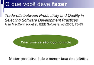 Construir software é jogo de equipe Stakeholder: Pessoa que é afetada pelo sucesso ou não de um projeto (de software) Clientes, usuários (operadores), analistas, projetistas, programadores, ... 