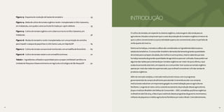 12 13
O cultivo de tomates, em especial no sistema orgânico, costuma gerar alta renda para os
agricultores. Estudos comprovam que o custo de produção do tomateiro orgânico é menor do
que o cultivo convencional e a sua lucratividade supera a do convencional, tanto no período de
verão quanto de inverno.
Dentre as hortaliças, o tomate e a alface são considerados os ingredientes básicos para a
salada dos brasileiros. O consumidor brasileiro demanda diariamente grandes quantidades
de tomate para o preparo da salada, dos molhos e outros pratos, mesmo sabendo que esta
hortaliça necessita de grandes quantidades de agrotóxicos para ser cultivada. Essas podem ser
algumas das razões para a demanda por tomates orgânicos ser maior do que a oferta, o que
acaba encarecendo este item, em especial, se o consumidor tiver acesso ao tomate orgânico
apenas por meio das redes de supermercado, que no Brasil concentram 77% das vendas de
produtos orgânicos.
Além do mercado varejista, o mercado institucional cresceu com os programas
governamentais de compra de alimento para atender à merenda escolar e as compras
institucionais reduziram um importante gargalo na comercialização para os agricultores
familiares. Longe de ser este o único canal de escoamento da produção desses agricultores,
já que o Instituto Brasileiro de Defesa do Consumidor – IDEC contabiliza 405 feiras orgânicas
no Brasil em abril de 2015, o fato é que o estímulo desses programas de governo movimentou
milhares de pequenos e médios agricultores familiares por todo o Brasil. Coincidentemente,
13
INTRODUÇÃOFigura 13 - Esquema de condução de hastes de tomateiro.............................................................53
Figura 14 . Gleba de cultivo de tomate orgânico recém- transplantada no Sítio Catavento,
em Indaiatuba, com quebra-vento ao fundo formado por capim elefante...................................55
Figura 15 - Cultivo de tomate orgânico com cobertura morta no Sítio Catavento, em
Indaiatuba................................................................................................................................................ 56
Figura 16 - Mudas de tomateiro recém-transplantadas com uma proteção de cartolina
para impedir o ataque de paquinhas no sítio Santa Luzia, em Itápolis/SP..................................... 65
Figura 17 - Cultivo de tomate convencional monitorado com armadilha de feromônio..........69
Figura 18 - Cultivo de tomate rasteiro com armadilha luminosa...................................................70
Tabela 1 - Ingredientes utilizados e quantidade para o preparo de Bokashi aeróbico na
Unidade de Pesquisa e Desenvolvimento em Agricultura Ecológica de São Roque/SP .............50
12
 