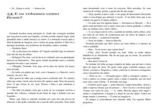 —Já... Graças a vocês... — brincou ele.
E os volumes como
ficam?
Fernanda acordou numa animação só. Ainda não conseguia acreditar
que uma pessoa como seu Expedito, vivendo sozinho naquele lugar, tinha
aprendido tanto e ainda ensinava os outros. E a animação cresceu após o
final da partida de basquete com a vitória do grupo paulista. E Beto foi o
destaque da partida, sem problemas de disciplina, sendo o cestinha.
—Parabéns, Beto!
—Ah, eu precisava me redimir, né? Aquela expulsão logo no primeiro
jogo não me saía da cabeça.
—Bobagem! Por mim, você já havia se redimido com sua participação
decisiva na Matemática... Mas agora, saindo da partida como o cestinha,
ninguém tem mais o que censurar.
— Obrigado, Fernanda. Esse jogo serviu para me deixar um pouco
mais aliviado.
—Eu tenho um palpite que você, com o basquete, e o Marcelo, com a
natação, vão até o fim...
Beto gostou de saber que a amiga estava confiando nele. No entanto,
sabia que cantar vitória antes da hora não ajudava nada. Nem ele gostava
disso. O que tivesse de ser, seria. Pensou e falou o que realmente o
preocupava:
—Por falar em palpite, acho que a gente só vai conseguir resolver a
questão dos volumes, voltando lá pra beira do lago e falando com seu
Expedito...
Mário, que vinha se sentindo excluído por estar fora das provas de
atletismo e não poder caminhar até a casa do sábio pescador, ficou ainda
mais desanimado com o rumo da conversa. Beto percebeu, fez uma
tentativa de corrigir, porém, a garota não lhe deu tempo.
— Hoje, quando ia para o café, vi um grupo de funcionários discutindo
sobre a caixa-d'água que abastece a escola... E um deles disse que o seu
volume era igual a 12 metros cúbicos.
— Eu acho que tem alguma lógica — intrometeu-se Marcelo. — Se a
gente mede perímetro com o metro, área com o metro quadrado, o volume
deve ser medido com o metro cúbico...
— E, se a lógica estiver certa, a unidade de medida, metro cúbico, seria
um cubo de um metro de comprimento por um metro de largura e um
metro de altura — completou Fernanda.
—Seria um dadão — brincou Marcelo.
Fernanda percebeu que Beto estava um tanto alheio e o chamou de
volta à realidade:
—Beto... Você ouviu o que a gente disse?
—Claro, claro. Prestei atenção em tudo. Aliás, eu tenho alguns
dadinhos lá no alojamento. São de um jogo que eu trouxe. Se quiserem
dar uma conferida...
—Boa ideia! Vamos lá.
Na verdade, ele tinha um jogo completo de dados, que serviam a vários
tipos de jogos de mesa. No geral, eram jogos contendo espaços com
direito a avanços e bloqueios e voltas, conforme os números conseguidos
com o lançamento dos dados.
—. Deixe eu ver... — Fernanda jogou o dado e conseguiu o quatro. —
Com o quatro, eu avanço quatro casas e chego à catapulta, que me atira
mais cinco casas à frente... É divertido esse jogo...
—Também quero jogar — pediu Marcelo, sempre brincalhão. Atirou o
dado e esperou ansioso que ele parasse: — Seis! Eu sou o rei desse jogo!
Avanço seis casas de cara... — E, então, Marcelo pegou uma régua e
mediu o comprimento, a largura e a altura de um dos dados. Soltou um
longo suspiro e comentou: — É como eu imaginava...
Os amigos se entreolharam sem entender nada. Em seguida, Mário
perguntou:
 