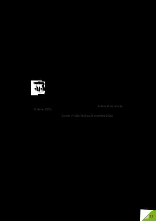 33
4 - Plan de mise en
accessibilité de la voirie
et aménagement
des espaces publics : PAVE
TouteslescommunesdeFrance,quellequesoitleurpopulation,
doivent établir un plan de mise en accessibilité de la voirie et
des espaces publics avant le 23 décembre 2009.
A noter : les communes n’ayant pas encore réalisé leur PAVE ne sont pas
exonérées de cette obligation une fois l’échéance de décembre 2009 passée.
Un plan de mise en accessibilité de la voirie et des aménagements
des espaces publics est établi dans chaque commune à l’initiative
du maire ou, le cas échéant du président de l’établissement public
de coopération intercommunale. Ce plan fixe notamment les
dispositions susceptibles de rendre accessible aux personnes handicapées
et à mobilité réduite l’ensemble des circulations piétonnes et des aires de
stationnement d’automobiles situées sur le territoire de la commune ou de
l’établissement public de coopération intercommunal. (Article 45 de la loi du
11 février 2005).
Il précise les conditions et délais de réalisation des équipements et
aménagements prévus. (Décret n° 2006-1657 du 21 décembre 2006).
A noter : le transfert de compétence d’élaboration du PAVE à l’établissement
public de coopération intercommunale (EPCI) : l’EPCI peut être chargé de
cette élaboration s’il en a reçu la compétence de la part des communes
par un transfert opéré selon la procédure prévue à l’article L. 5211-17 du
code général des collectivités territoriales. Ce transfert s’effectue par
délibérations concordantes de l’EPCI et des communes membres. Le
transfert est officialisé par arrêté du préfet, qui ne peut qu’entériner cette
décision.
A noter  : l’absence de personnes handicapées résidant sur le territoire
communal ne constitue pas une raison d’exemption car les personnes
handicapées de passage, les habitants vieillissants ou en situation de
handicap temporaire doivent pouvoir se déplacer facilement.
 
