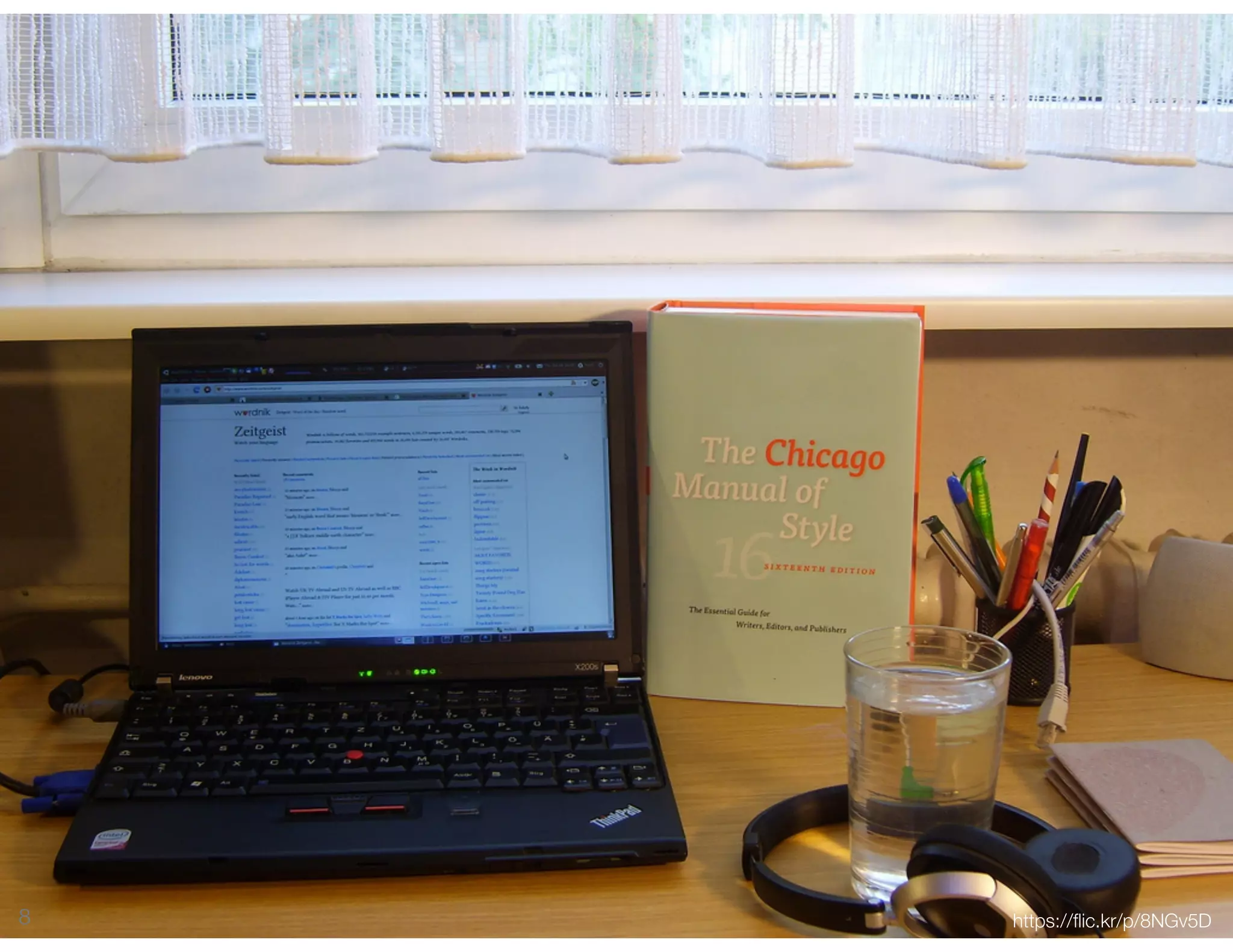 8 https://ﬂic.kr/p/8NGv5D
 