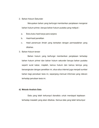 Pembatalan merek terdaftar yang juga diatur dalam Undang-Undang Nomor 15 Tahun 2001 ini dapat diajukan oleh pihak yang berkepentingan atau pemilik merek terdaftar, baik dalam bentuk permohonan kepada Direktorat Jendral HKI maupun gugatan kepada Pengadilan Niaga. Pengaturan mengenai hal ini dapat dilihat dalam Pasal 68 sampai dengan 72 Undang-Undang Nomor 15 Tahun 2001 tentang Merek. Dimungkinkan bagi pemilik merek terdaftar mempunyai hak untuk mengajukan gugatan perdata di dalam penyelesaian suatu sengketa merek pada Pengadilan Niaga, merupakan suatu konsekuensi dari perlindungan hukum hak atas merek yang diberikan oleh Undang-undang 15 Tahun 2001 tentang merek. Pemilik merek terdafar mempunyai hak untuk mengajukan gugatan perdata baik berupa ganti rugi jika mereknya dipergunakan pihak lain tanpa seizin darinya, juga penghentian semua perbuatan yang berkaitan dengan penggunaan merek tersebut. Hal ini terdapat pada Pasal 76 undang-Undang Nomor 15 Tahun 2001 yang berbunyi :Pemilik Merek terdaftar dapat mengajukan gugatan terhadap pihak lain yang secara tanpa hak menggunakan Merek yang mempunyai persamaan pada pokoknya atau keseluruhannya untuk barang atau jasa yang sejenis berupa:<br />gugatan ganti rugi, dan/atau<br />penghentian semua perbuatan yang berkaitan dengan penggunaan Merek tersebut.<br />Gugatan sebagaimana dimaksud pada ayat (1) diajukan kepada Pengadilan Niaga.<br />Penyelesaian sengketa melalui jalur litigasi pada Pengadilan, Undang-Undang Nomor 15 Tahun 2001 juga mengatur penyelesaian sengketa di luar pengadilan atau non litigasi. Yang terdapat pada Pasal 84 Undang-Undang Nomor 15 Tahun 2001 tentang Merek bahwa: “Selain penyelesaian gugatan sebagaimana dimaksud dalam Bagian Pertama Bab ini, para pihak dapat menyelesaikan sengketa melalui Arbitrase atau Alternatif Penyelesaian Sengketa”
