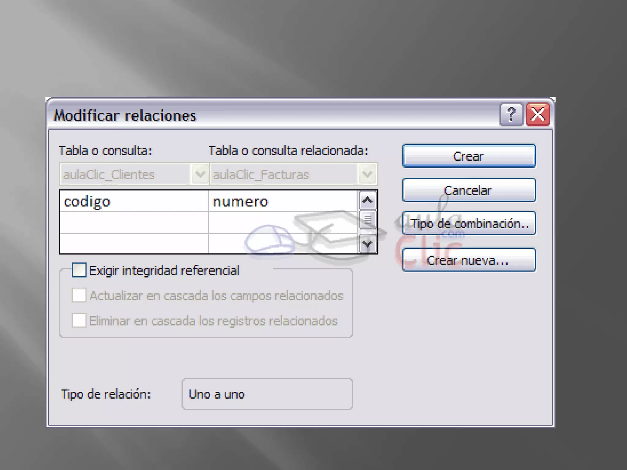 Al entrar en la Vista Diseño de consulta nos pide primero las tablas de las que la consulta sacará los datos con un cuadro de diálogo parecido al siguiente: