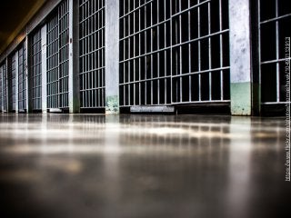 https://www.ﬂickr.com/photos/thomashawk/10490113913
 