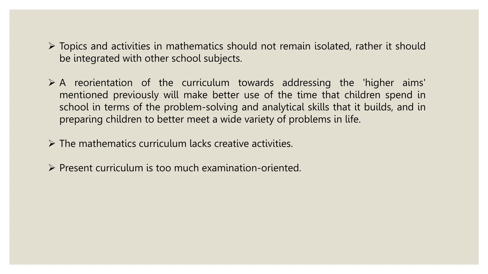 Critical evaluation of curriculum at secondary stage.pptx