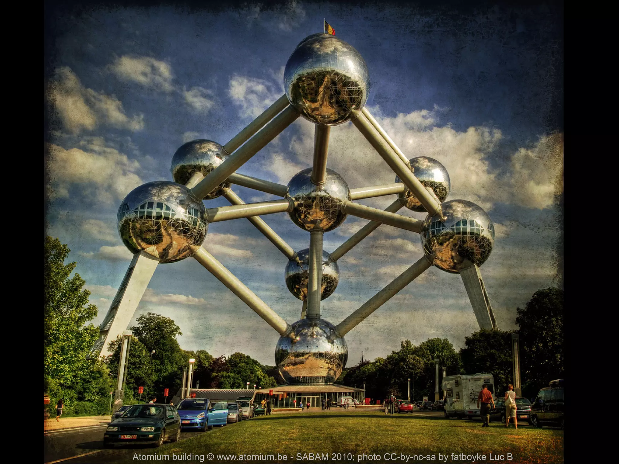 Atomium building © www.atomium.be - SABAM 2010; photo CC-by-nc-sa by fatboyke Luc B
 