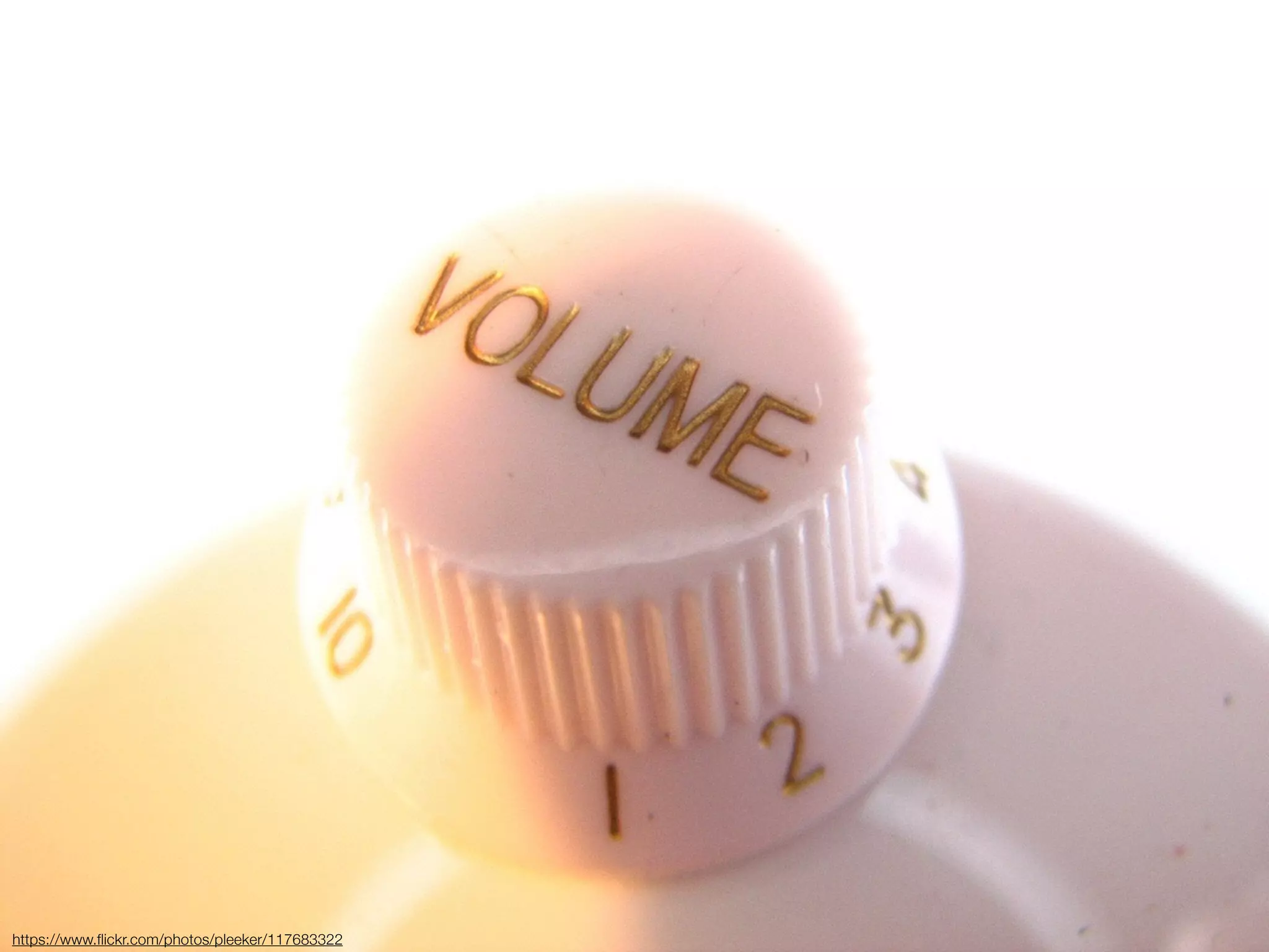 • Answers questions you have about your content
• Must determine which numbers matter to you, and why
• Measure against established goals and success metrics,
which should align with organizational goals
• Place numbers in context by measuring patterns over
time and considering ofﬂine events
• Validate qualitative analysis
Measurement
https://www.flickr.com/photos/pleeker/117683322
 