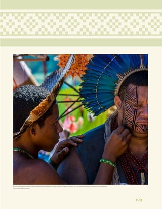 109
Povos originários da etnia Pataxó Hã hã hae da aldeia Iriri Kanã Pataxi Üi Tanara, Paraty – RJ, em ritual de pintura corporal com grafismos.
Foto: Alex Martins Pires.
 
