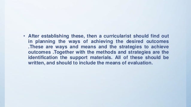 evaluation essay definition