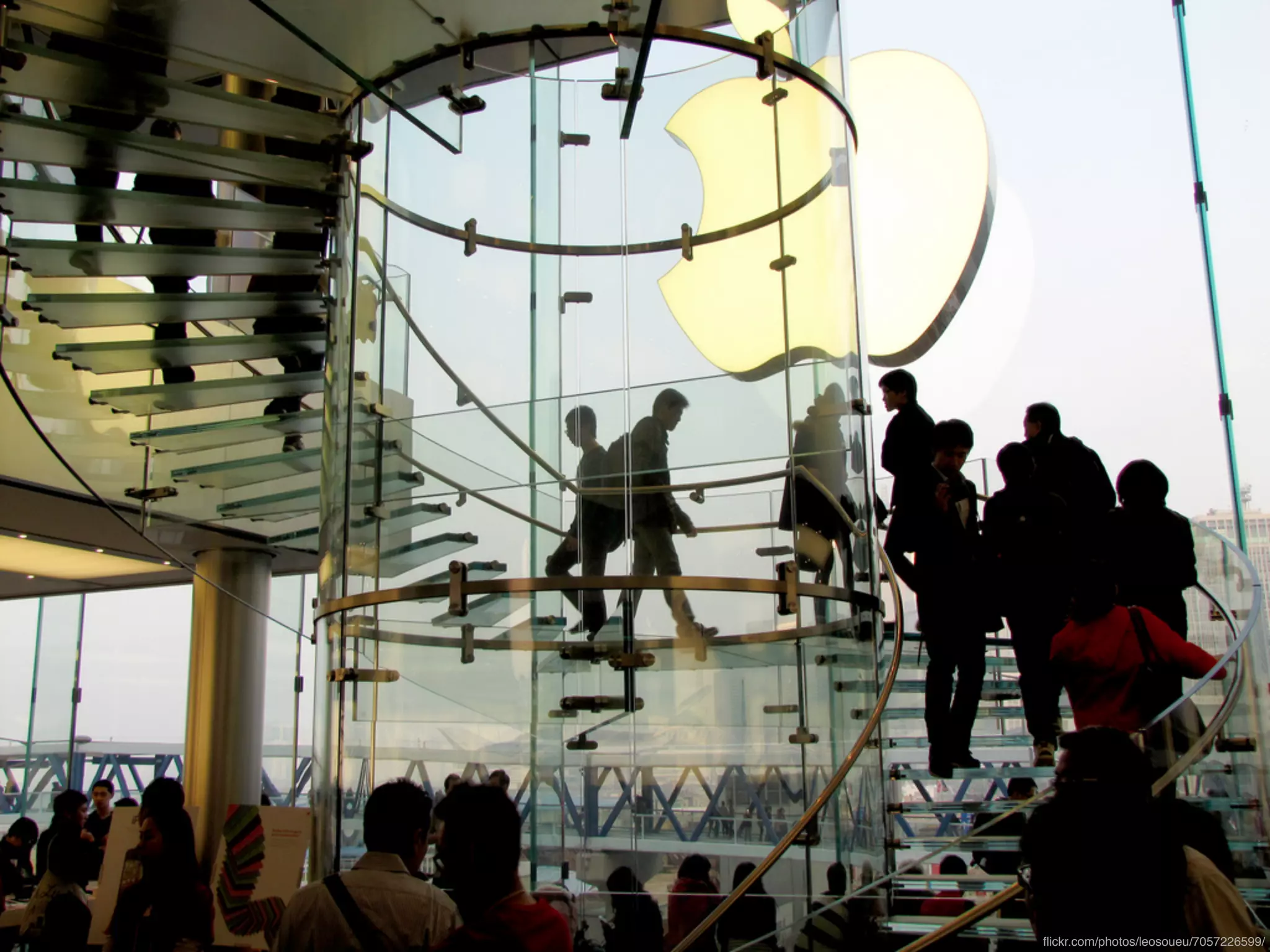 flickr.com/photos/leosoueu/7057226599/