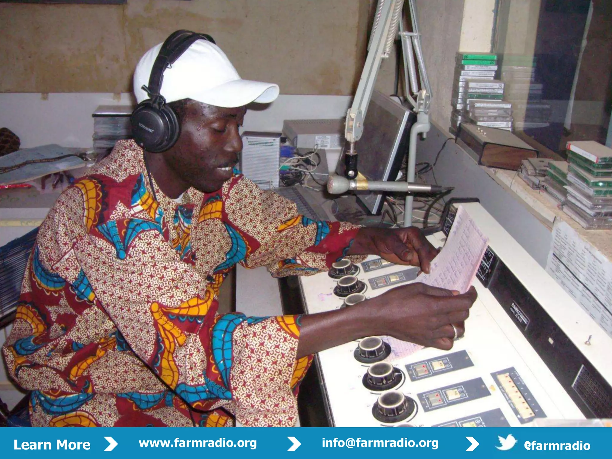 Prese   David Mowbray             Contact:   dmowbray@farmradio.org
                         nter:




                                                                                         13


Learn More   www.farmradio.org             info@farmradio.org                 @farmradio
 