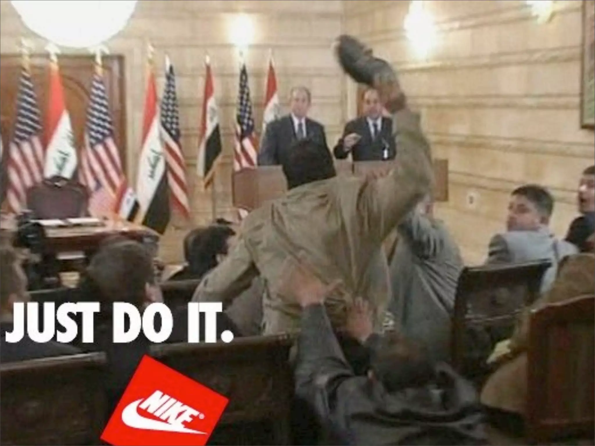 API 갯수 제한 문제
Github는 인증한 경우 시간당 5,000 API 요청
한시간에 PushEvent가 2~3,000개
하나의 PushEvent에 다수의 commit이 존재
파일 종류라도 알아내려면 commits API 필요
Star, fork 기준으로 정렬해서 API 갯수 만큼만 처리

 