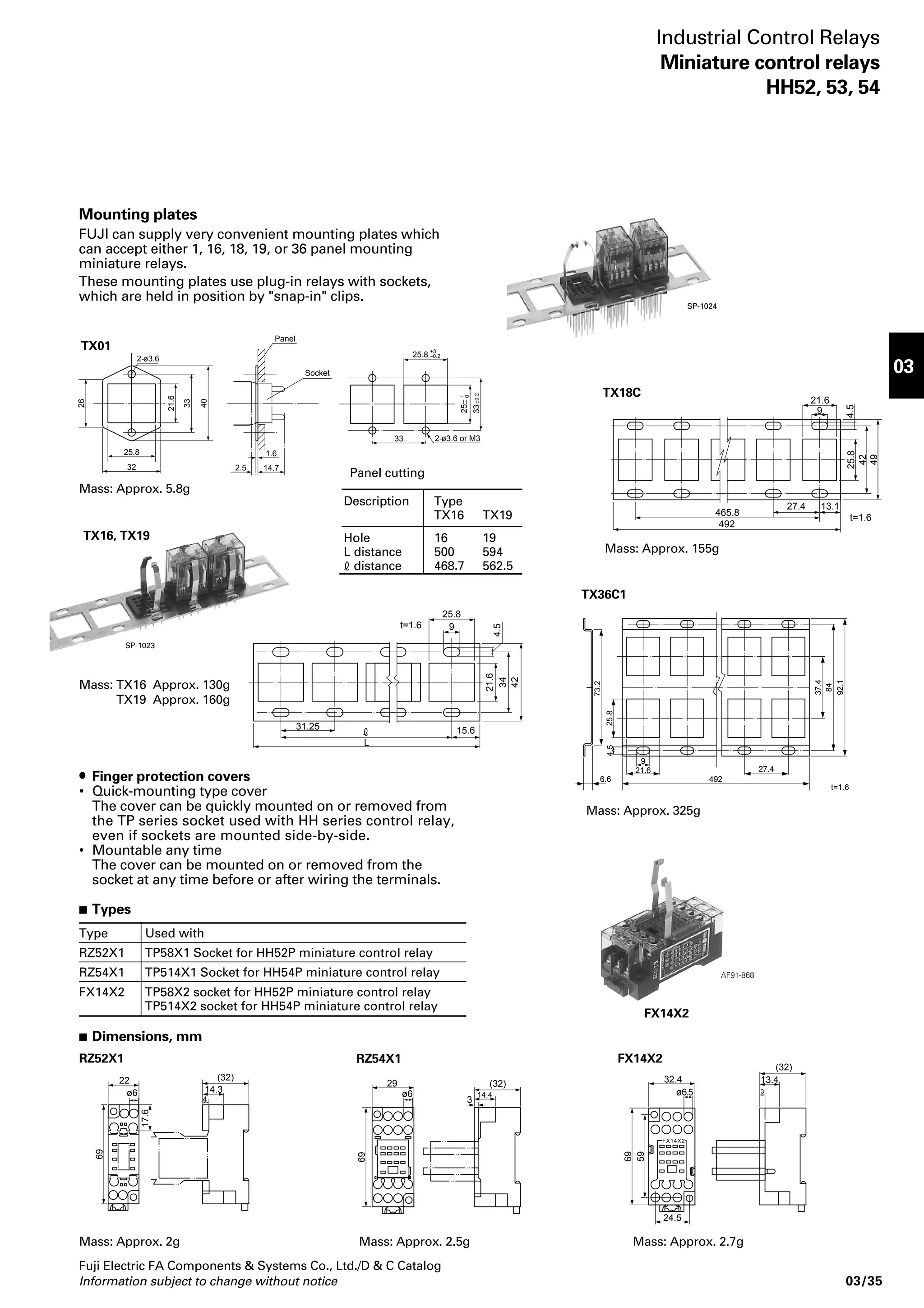 Installing and removing a relay 
Installing a relay: While holding the relay perpendicular to the socket, 
insert the relay into the socket as shown below. Incorrect insertion may 
bend the relay terminals or damage the socket. 
Removing a relay: Use the accessory remover to remove the relay from 
the socket. 
Correct Incorrect 
 
