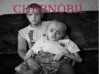 UCRANIA-HISTORIA. La historia moderna de Ucrania comenzó con los eslavos orientales, ya que desde el siglo IX, Ucrania fue el centro del área habitada por este grupo. Este Estado, conocido como Rus de Kiev, se convirtió en la nación más grande y poderosa de Europa,5 pero se desintegró en el siglo XII. En el siglo XVII, Ucrania fue el hogar de la primera democracia moderna (República de las Dos Naciones) durante la rebelión de Jmelnytsky.6 Después de la Gran Guerra del Norte, Ucrania fue dividida entre varios de los poderes regionales y en el siglo XIX, la mayor parte de Ucrania se integró al Imperio ruso, con el resto bajo el control del Imperio austrohúngaro. Tras un período caótico de guerras incesantes y varios intentos de independencia, en 1922 Ucrania surgió como una de las repúblicas fundadoras de la Unión Soviética. El territorio de la República Socialista Soviética de Ucrania fue ampliado hacia el oeste poco antes y después de la Segunda Guerra Mundial y nuevamente en 1954 con la transferencia de Crimea. En 1945, la RSS de Ucrania se convirtió en uno de los miembros fundadores de la ONU.7 Ucrania alcanzó su independencia tras la disolución de la Unión Soviética en 1991.8 Esto comenzó un periodo de transición hacia una economía de mercado, durante el cual Ucrania fue afectada por una recesión que duró ocho años.9 Sin embargo, en el siglo XXI la economía ha experimentado un aumento estable con un crecimiento promedio del PIB del  7% anual. 