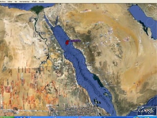 SITUACIÓN Situado en el centro de la "ciudad vieja", en la parte europea de Estanbul entre Nuruosmaniye, Mercan y Beyazıt, tiene más de 58 calles y 4.000 tiendas. Diariamente recibe entre 250.000 y 400.000 visitantes. Con muchas áreas de negocio entre las que destaca la joyería, orfebrería, tiendas de especias y tiendas de alfombras. Comercios que se agrupan por tipo de actividad, en plan gremial. El bazar contiene dos bedestanes, o estructuras de mampostería con domo para el almacenamiento de mercancía; el primero de ellos fue construido en 1464 por orden de Mehmed II. En 1864 fue reconstruido en su mayoría luego de un terremoto. 