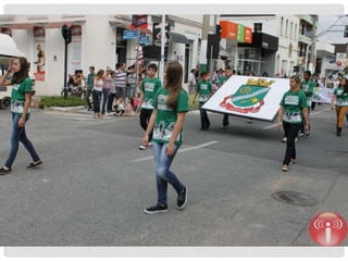 Desfile de aniversário de brusque