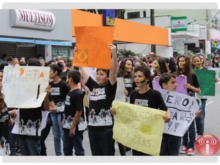 Desfile de aniversário de brusque