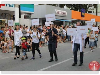 Desfile de aniversário de brusque