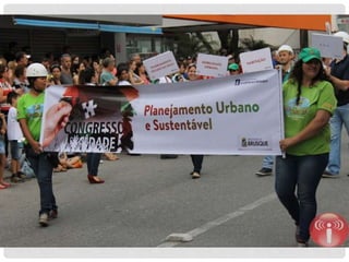 Desfile de aniversário de brusque