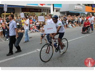 Desfile de aniversário de brusque